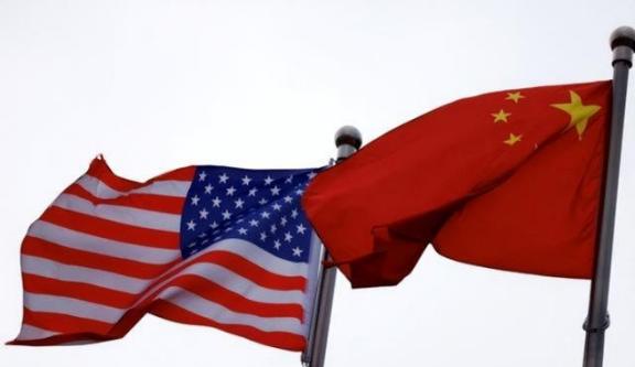 美国在赌，中国也在赌，美国赌中国不敢武力收复台湾，不敢打日本，而中国则在赌美国不