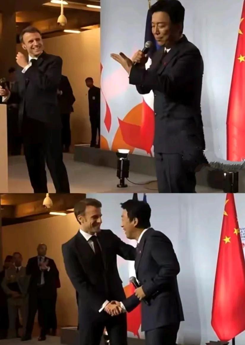 这个主持人是黄渤吗？

看着有点像

四川交流会现场气氛这么好

看着大家都很真