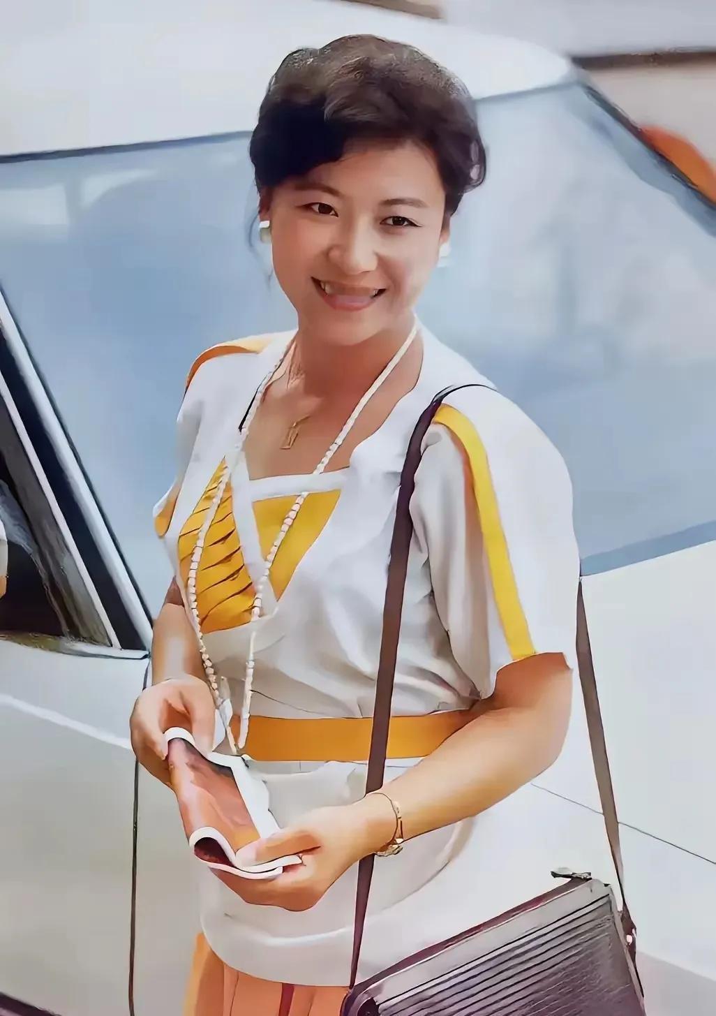 没怎么培养就成才了，儿子现在比她火！望子成龙，是每一个做母亲的最大心愿。为此，只