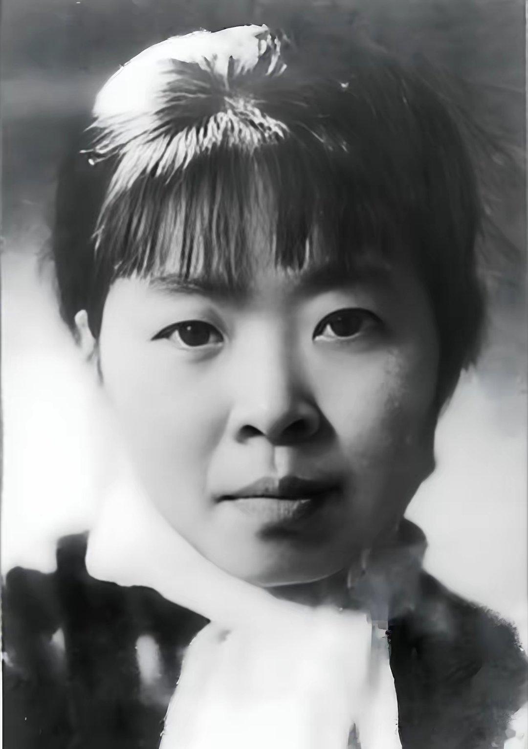 心理学家有句话说得很扎心：一个女人谈过几次恋爱就会明白，真正优秀的男人，往往给不