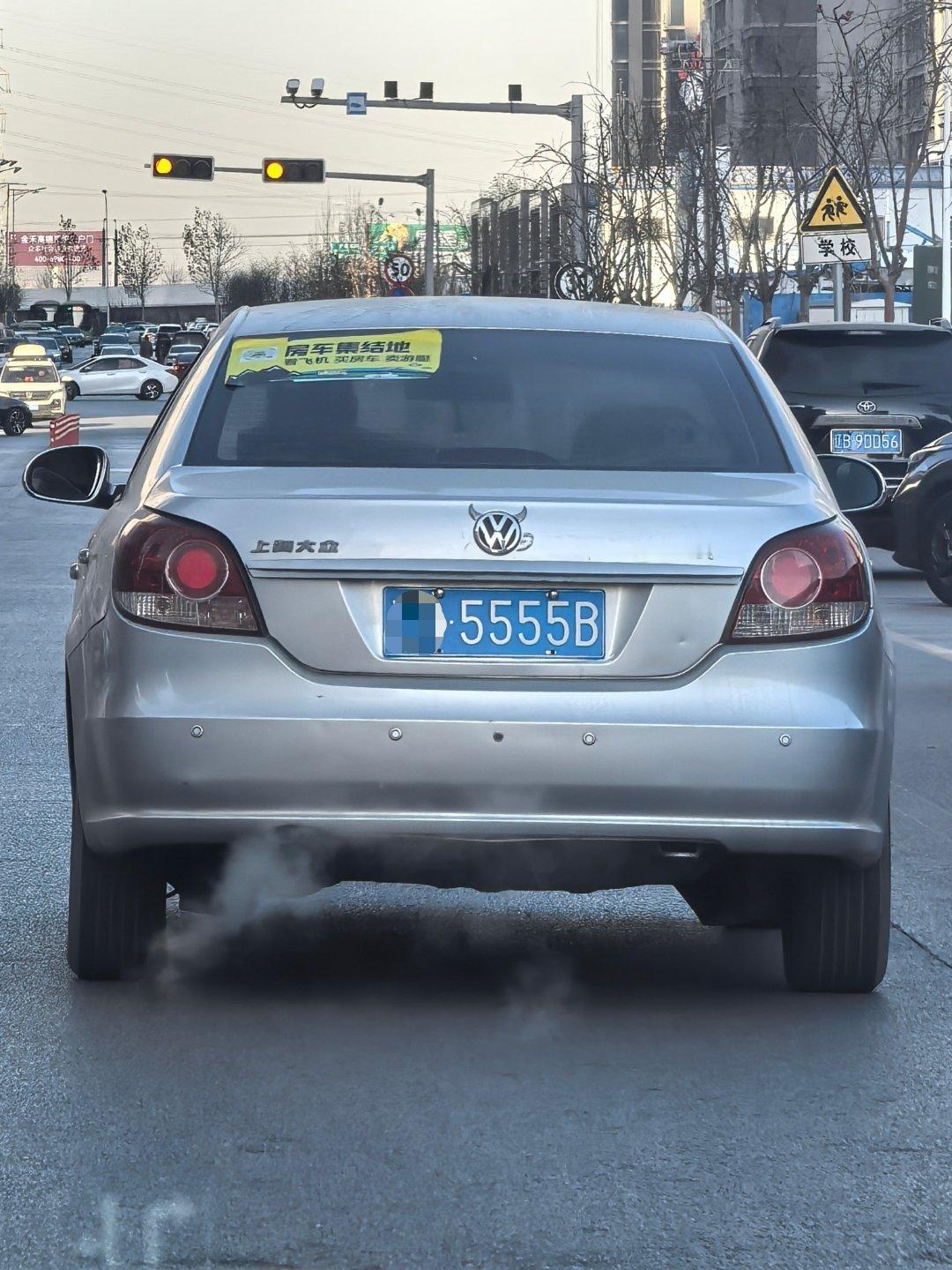 远看：555SB近看，失敬失敬[作揖] 