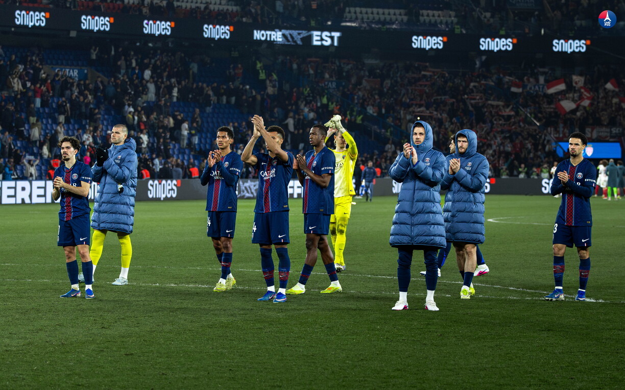 法国球迷俱乐部  🚨尽管一些观察家和支持者对最近表现不稳定感到担忧；但在迎接本