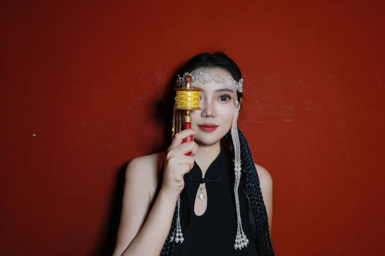 关系越好 合照越少