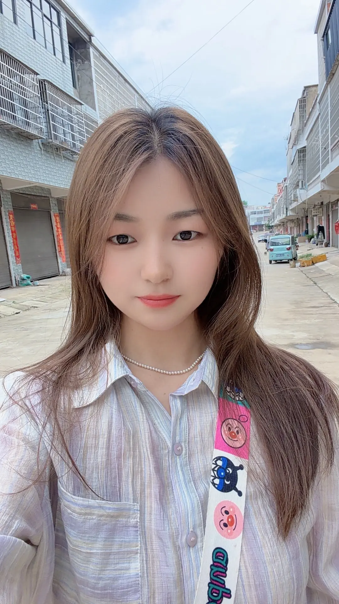 任何时候不要难为自己。如果你不快乐，那就出去走走，世界这么大，风景很美...