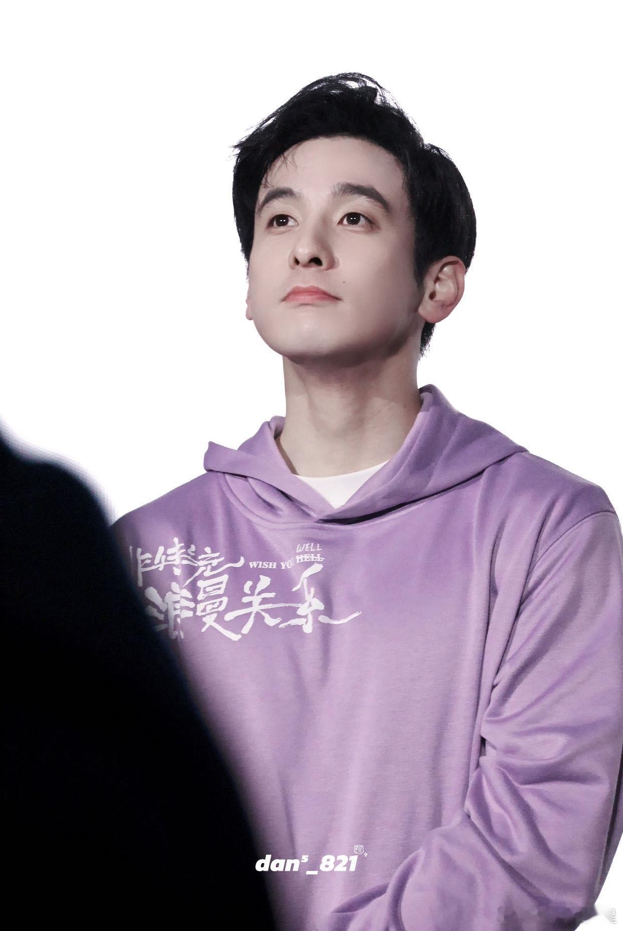 任彬闯进白开水人夫新赛道任彬的白开水系人夫太圈粉了，演的龚玺温柔又踏实，细节里的