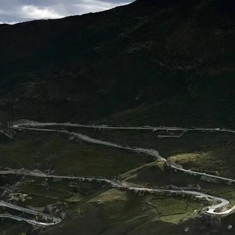 森林驿站 |  阳光信用 每日‬一善 人生的路经历过，才知道有短有长；岁月，在无