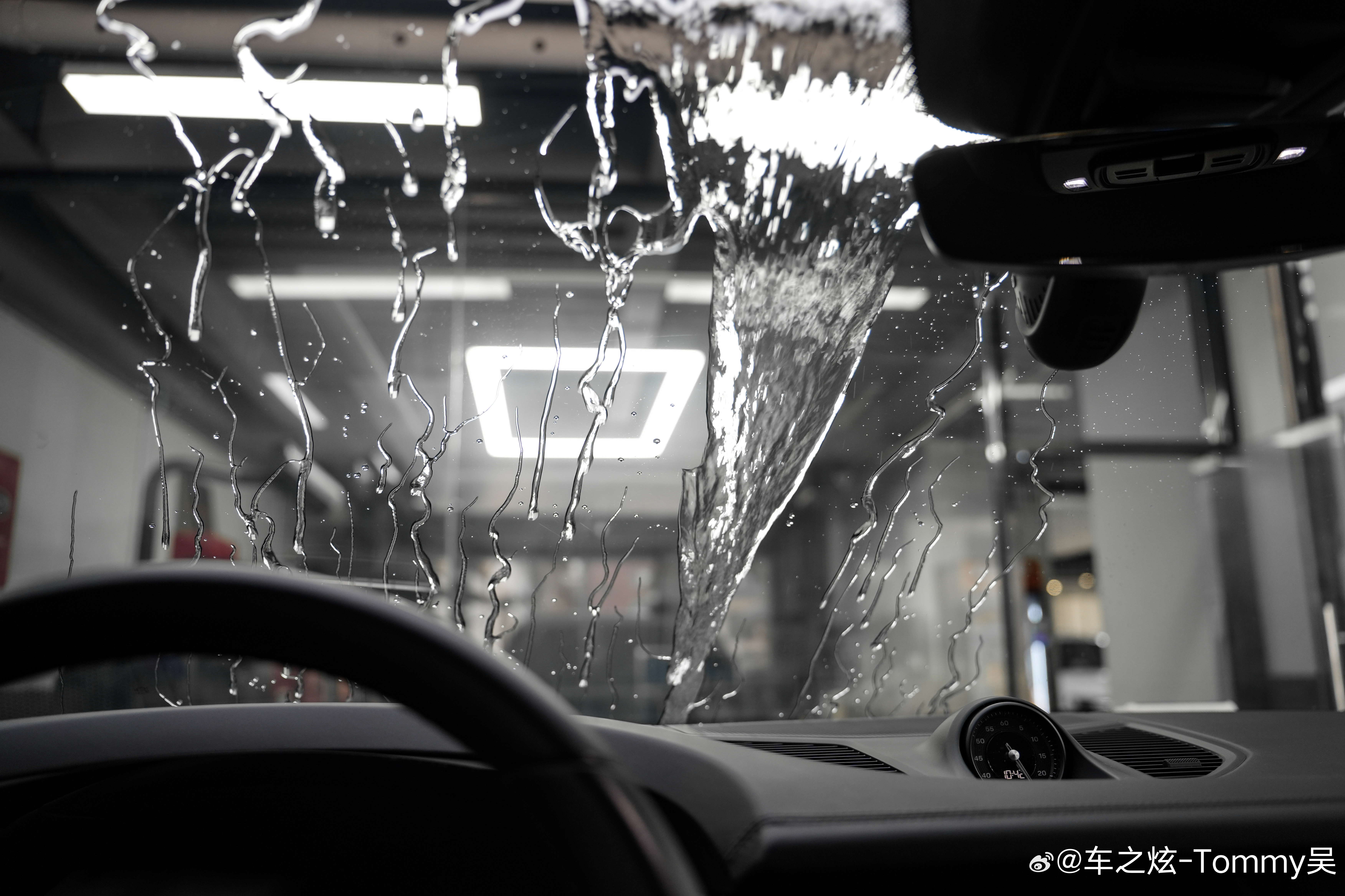 保时捷卡宴 日常保养水弹镀膜硅胶雨刷 超拨水 硅胶持久不变形 水珠粒粒弹走 保证