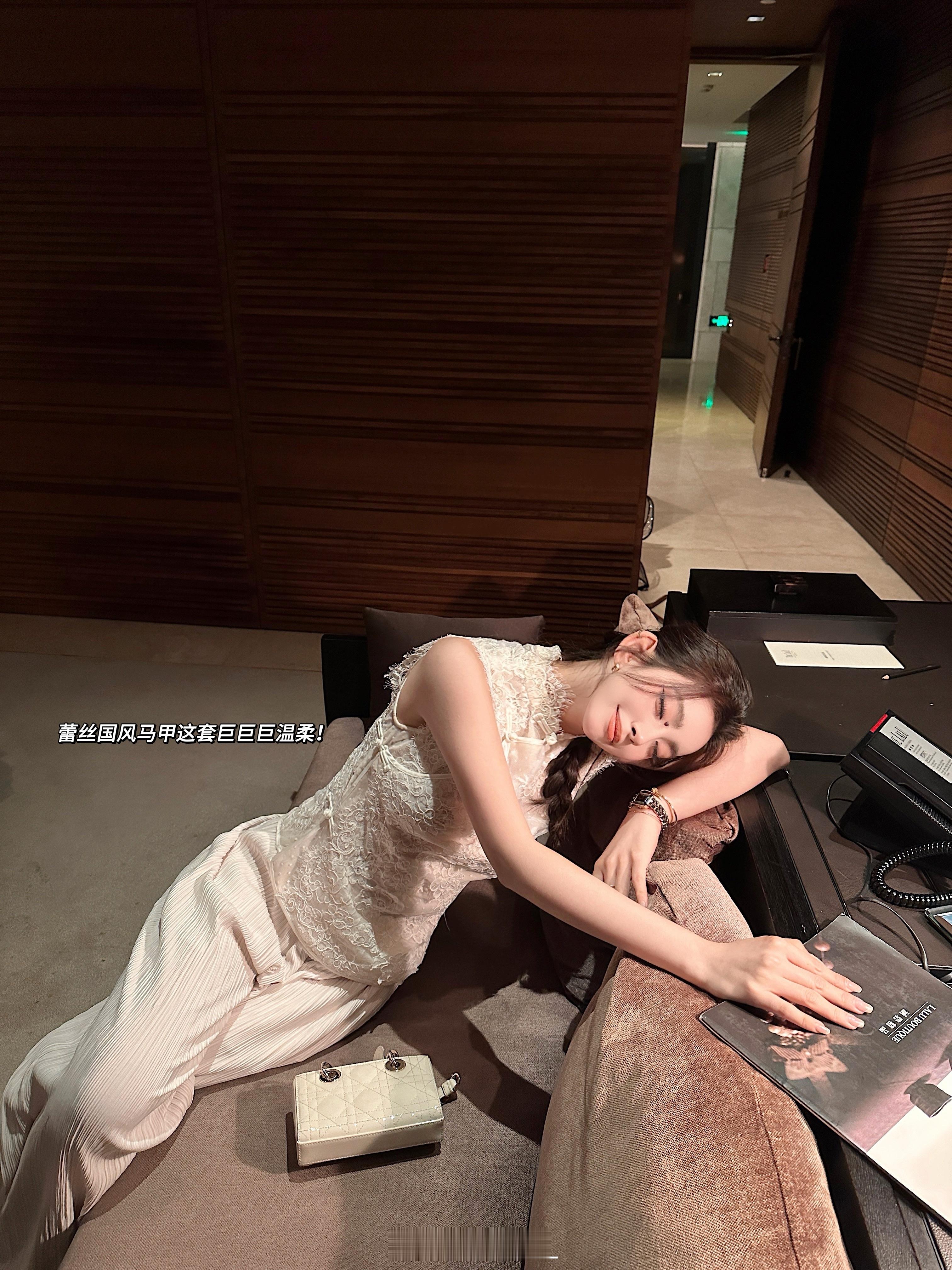 “随手记”理到这套想先来发一下～有点子喜欢哦💕好温柔给人很惬意的感觉 蕾丝国风