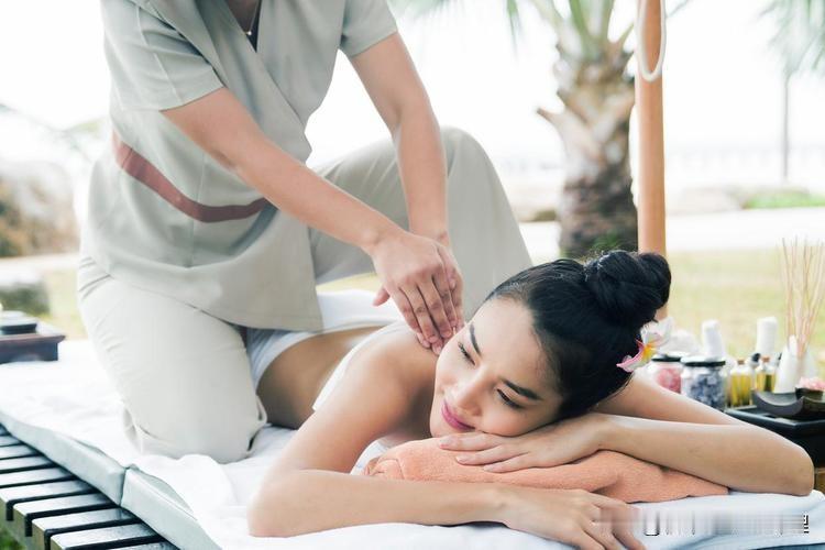 最近加班到腰快断，想着在家躺平等按摩上门，结果刷了三四个APP直接懵圈——这咋选