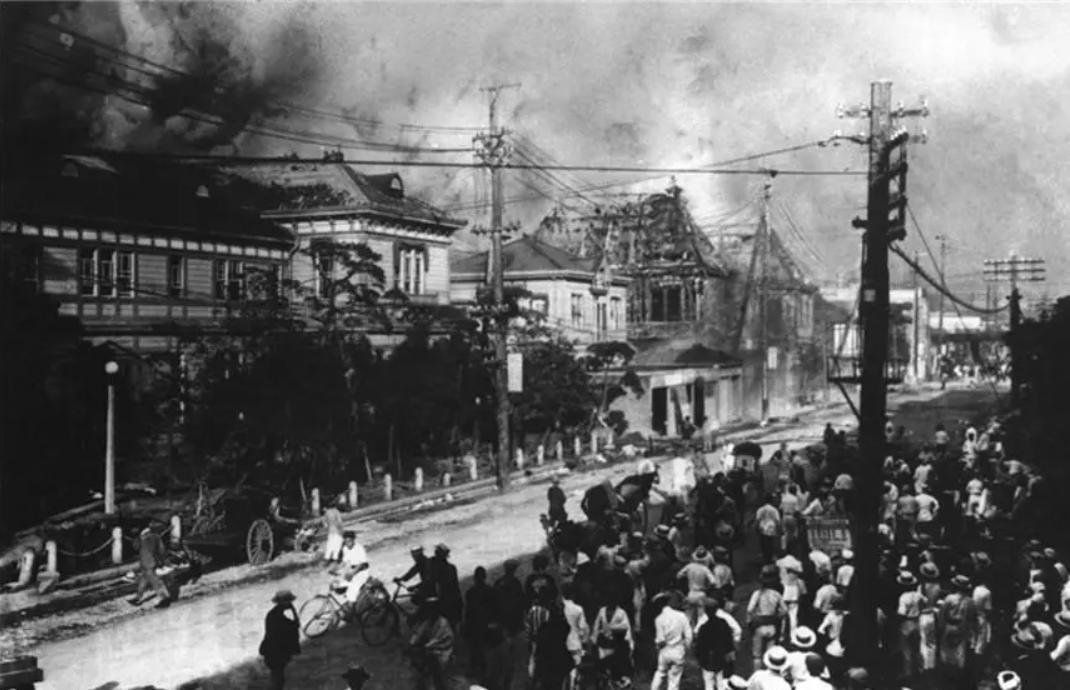 抗战英雄接受专访时突发不满情绪，怒斥记者为何总是对我败仗那次紧咬不放？
1985