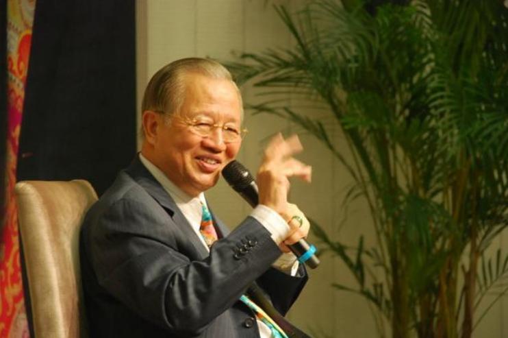 为什么越是忙碌的人，下场越惨？曾仕强：看看他们的脸就明白了！
曾仕强教授是一位著