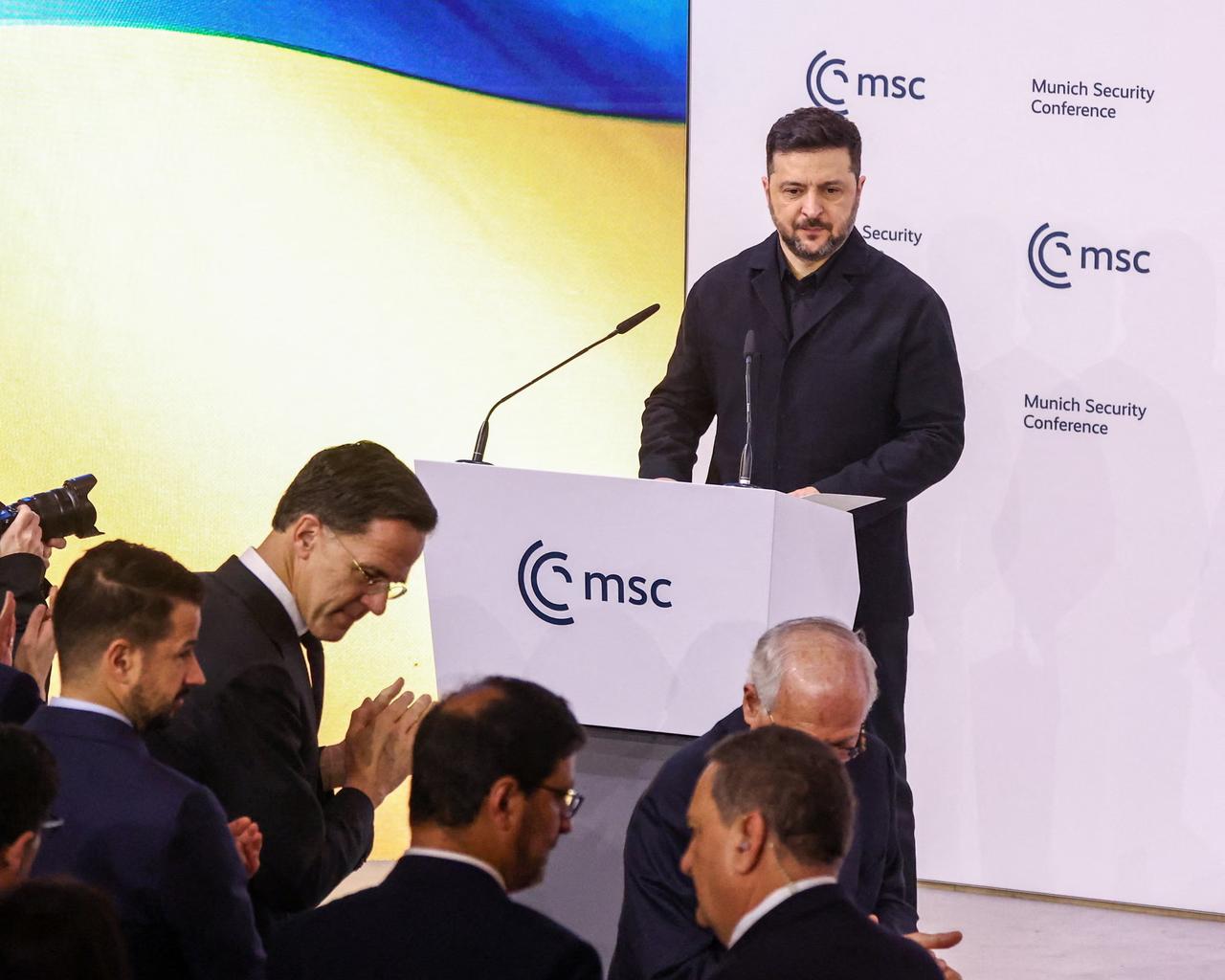 泽连斯基在慕安会上慷慨陈词，还真是一点儿不服软。
我们的防空系统使用了合作伙伴几