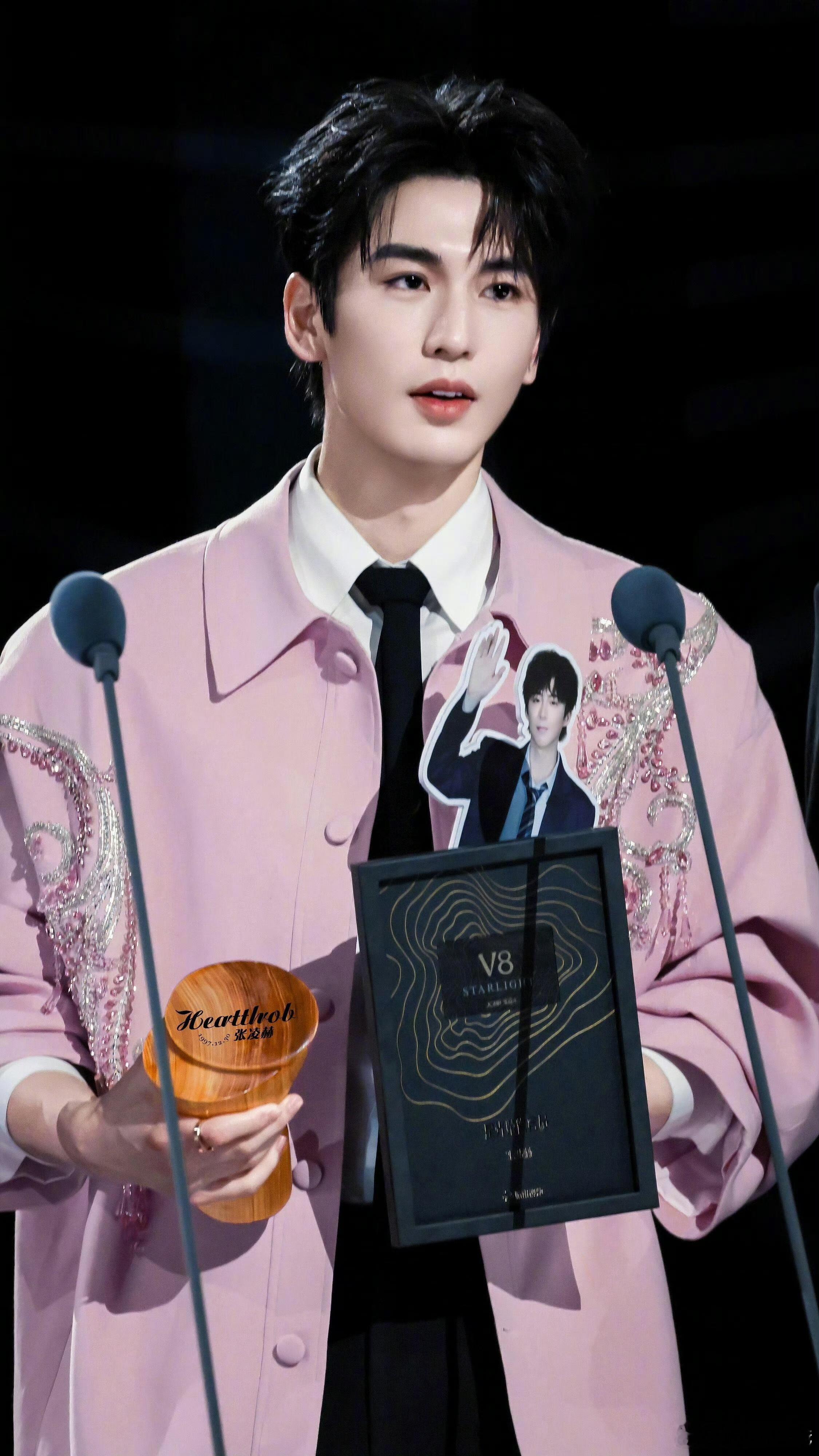 张凌赫独美！张凌赫独美！张凌赫独美！重要的事情说三遍！传过真cp的影响力好大，就