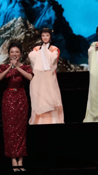 陈丽君亮相越剧春晚 越剧春晚名场面提前锁定！今晚19:30浙江卫视，陈丽君携手“