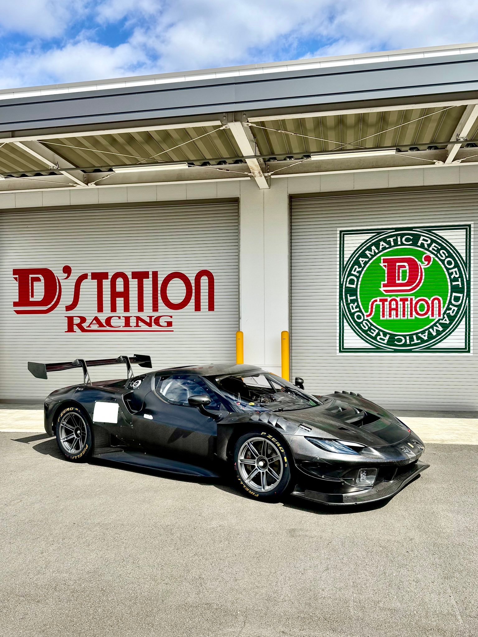 D'station Racing的法拉利296 GT3 Evo到货，今年这台车将