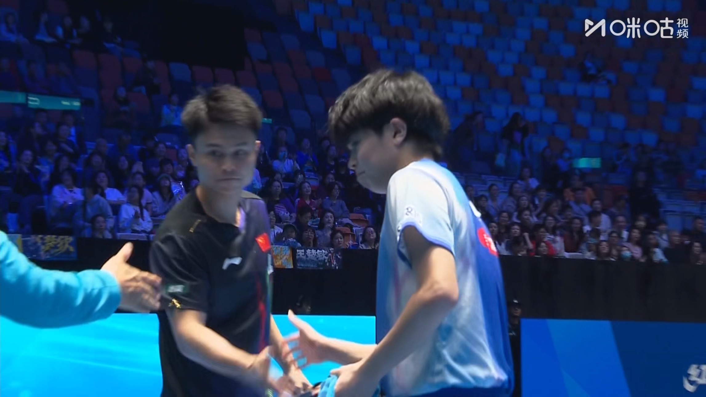 海口亚洲杯男单小组赛第二轮周启豪3比0田中佑汰(11-9，11-6，11-3) 