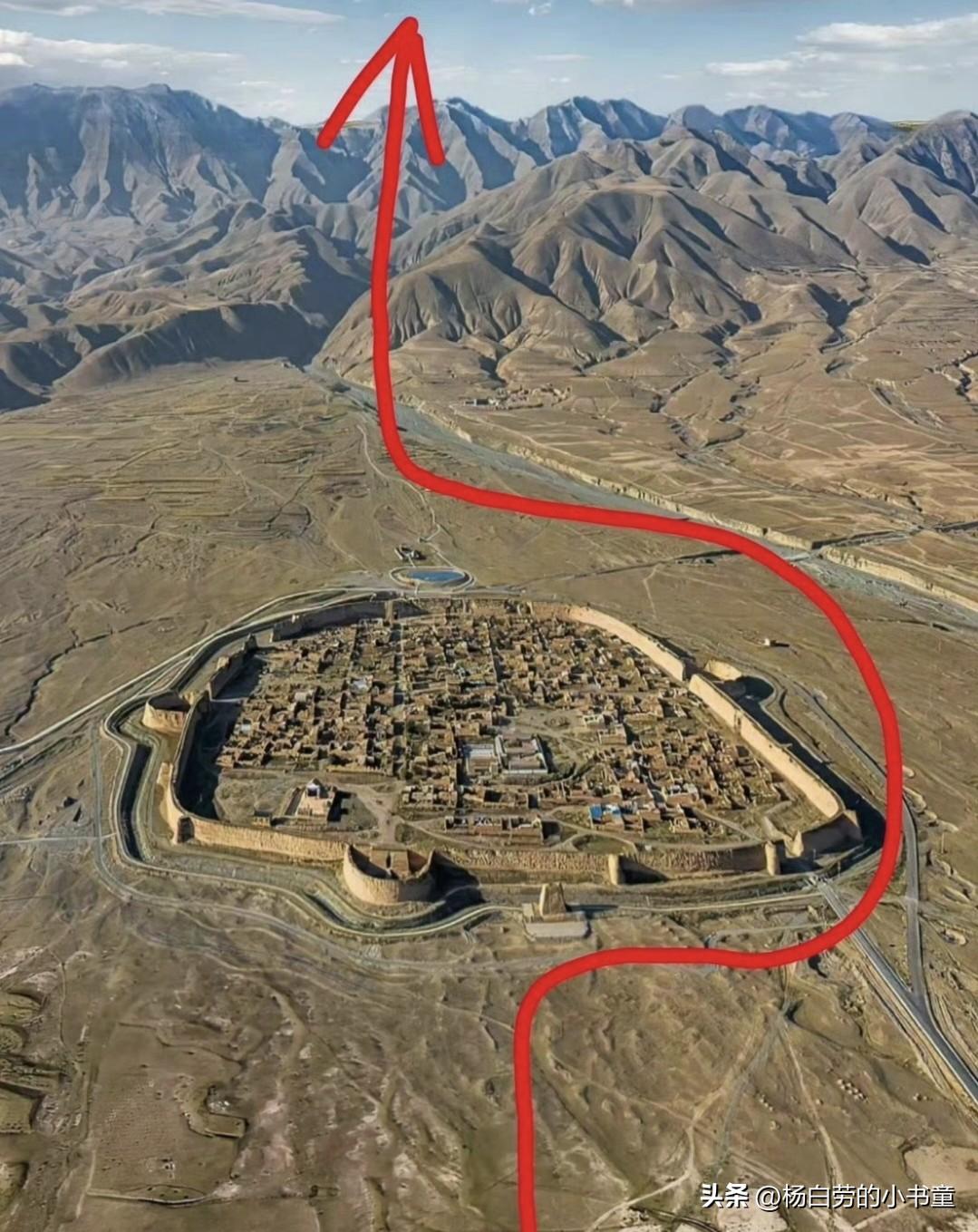 古代战争和现代战争我来告诉你
为什么必须攻下而不是绕过城池
不要拿现在人的知识和