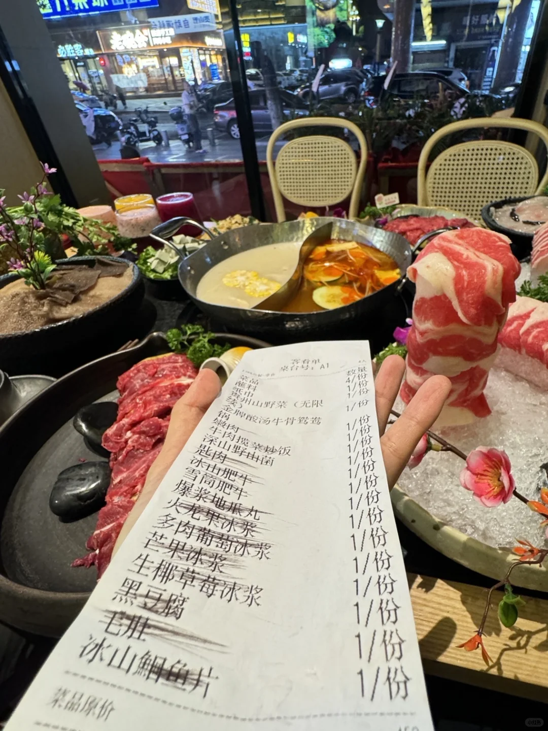秋风起🍂怎么能不来一顿贵州酸汤火锅呢🍅