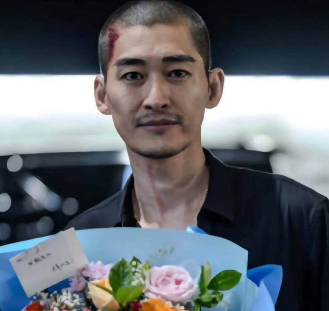 张翰终于演对角色了，期待张翰正道非盗[你好]，用这个寸头造型多拍几部戏吧 ​​​