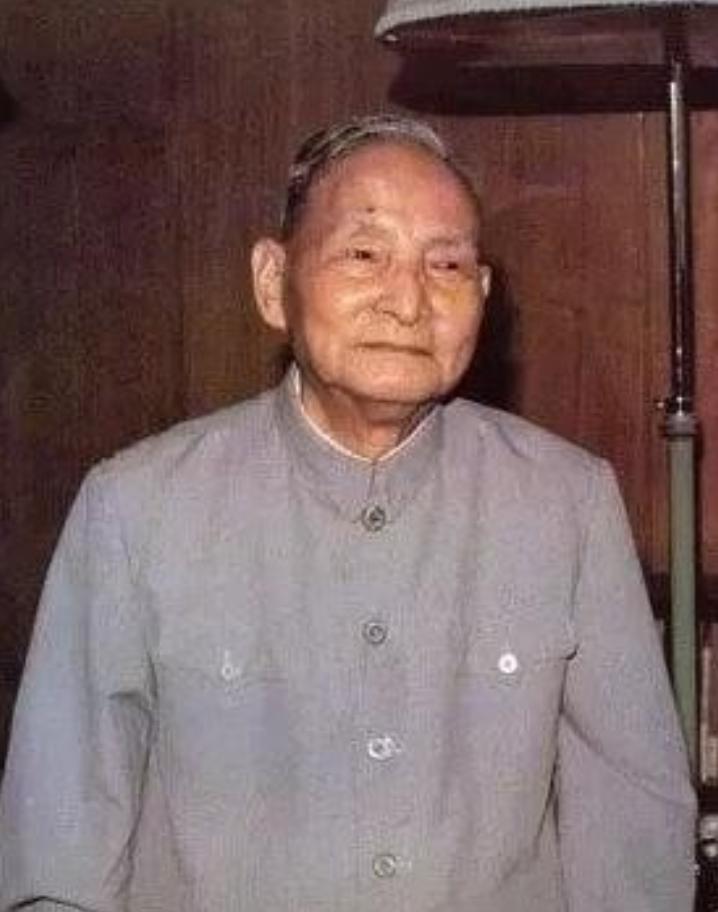 1962年毛主席约谈陈云一小时，22天后陈云婉拒开会，提出：由于自己心脏状况很差