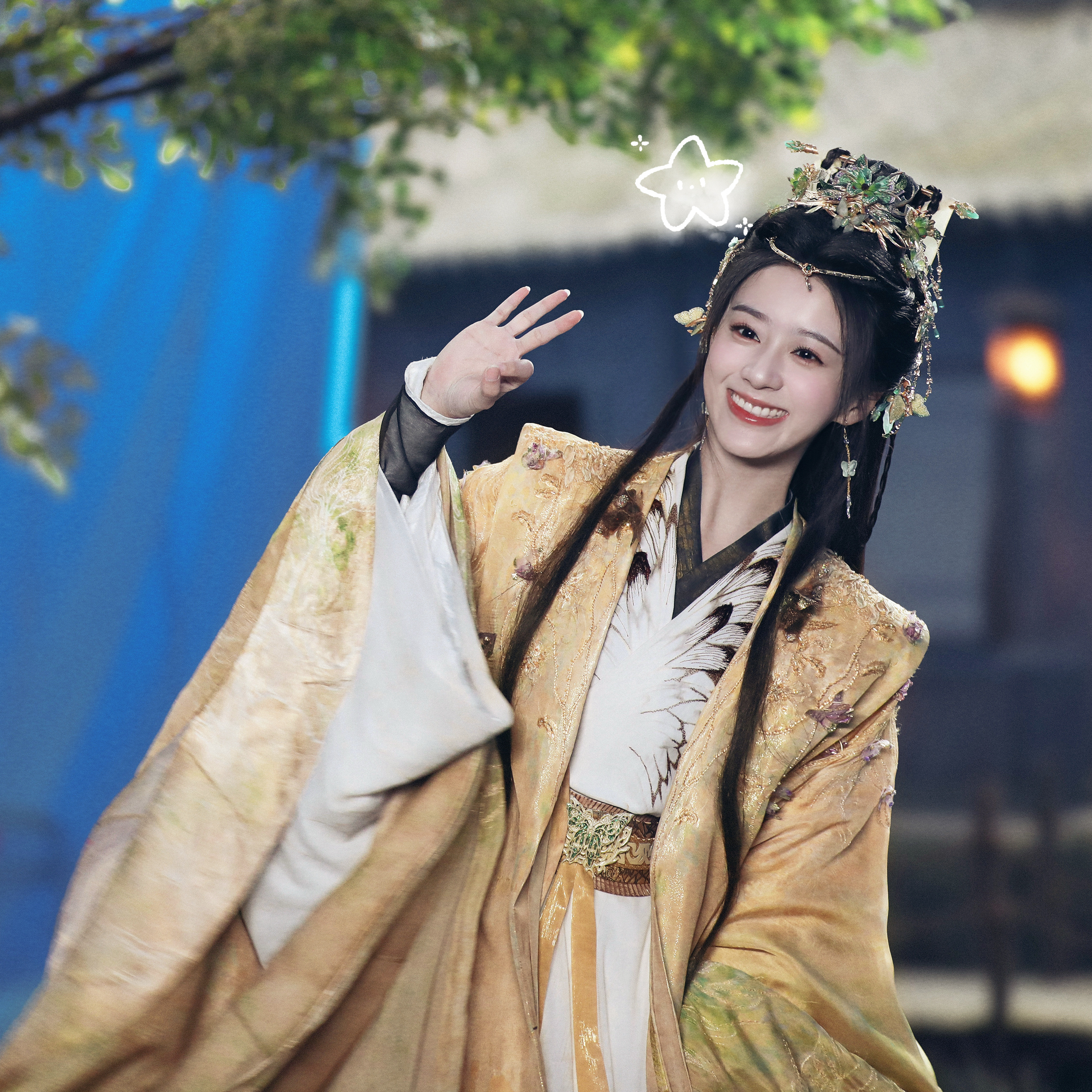 小钟，还记得第一次读你的故事，就是在秋天。那时我就在想，你的名字里虽然藏着一个「