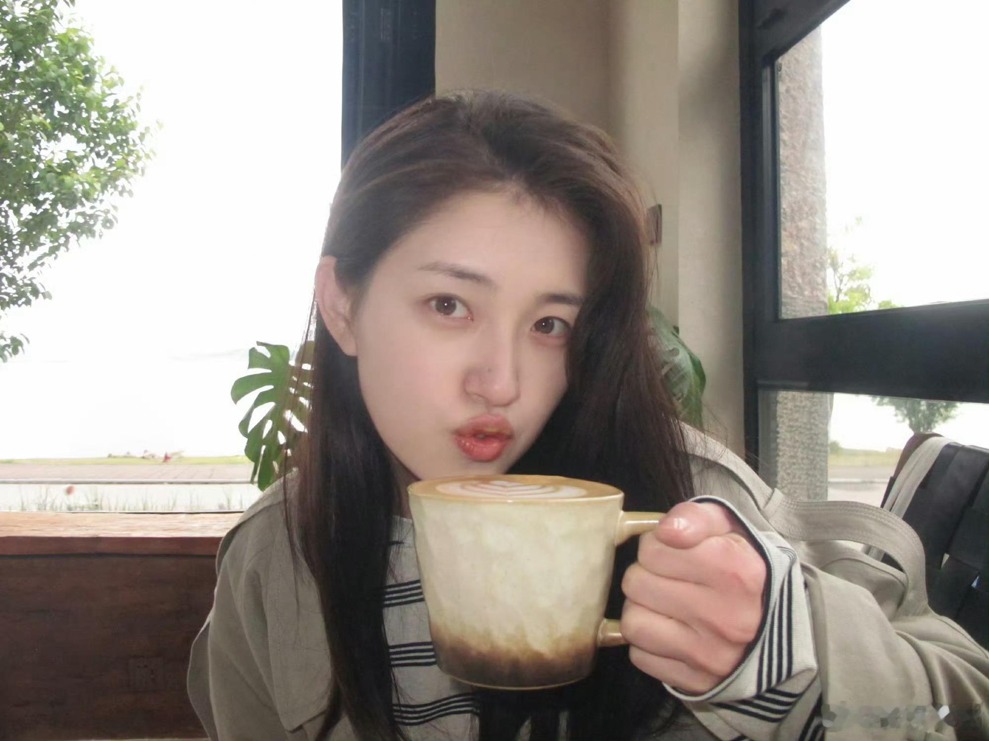 圈内更该互相成全，摒弃对立偏见，尊重每一位认真拍戏的从业者郭宇欣傲慢吐槽严子贤2