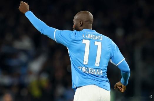 那不勒斯俱乐部利用的欧足联本赛季最新通过的伤病条款，在欧冠联赛阶段第6轮比赛开始