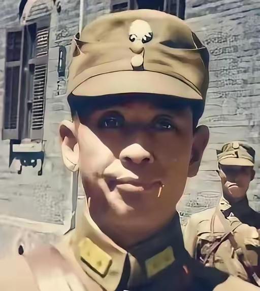 1949年12月，成都解放前夕，国军上将孙震携带数百两黄金飞逃台湾，临走时将部队