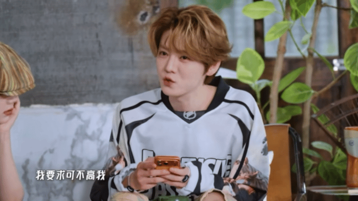 鹿晗否认自我要求高鹿晗要求不高个子高哈哈哈哈哈 鹿晗坚持原key试唱，被指要求高