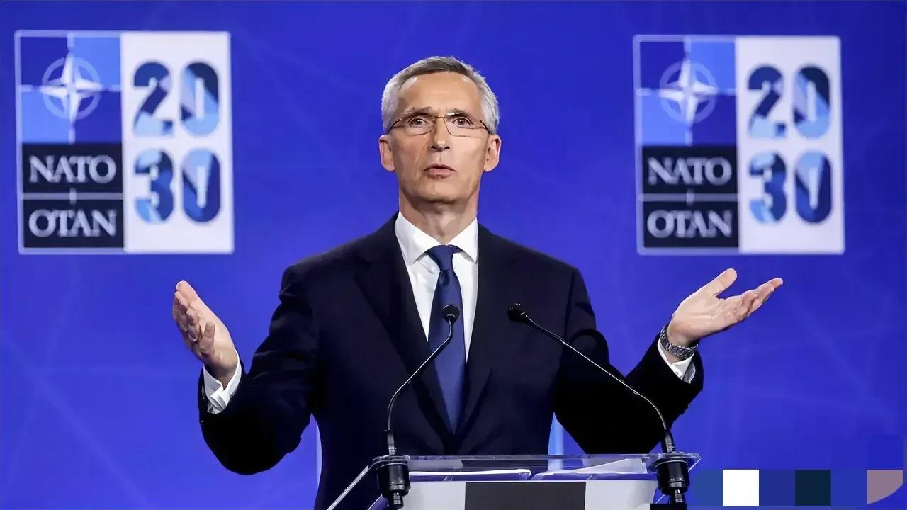 北约秘书长斯托尔滕贝格又在睁着眼睛说瞎话，他认为，使得俄罗斯得以在欧洲发动对乌克