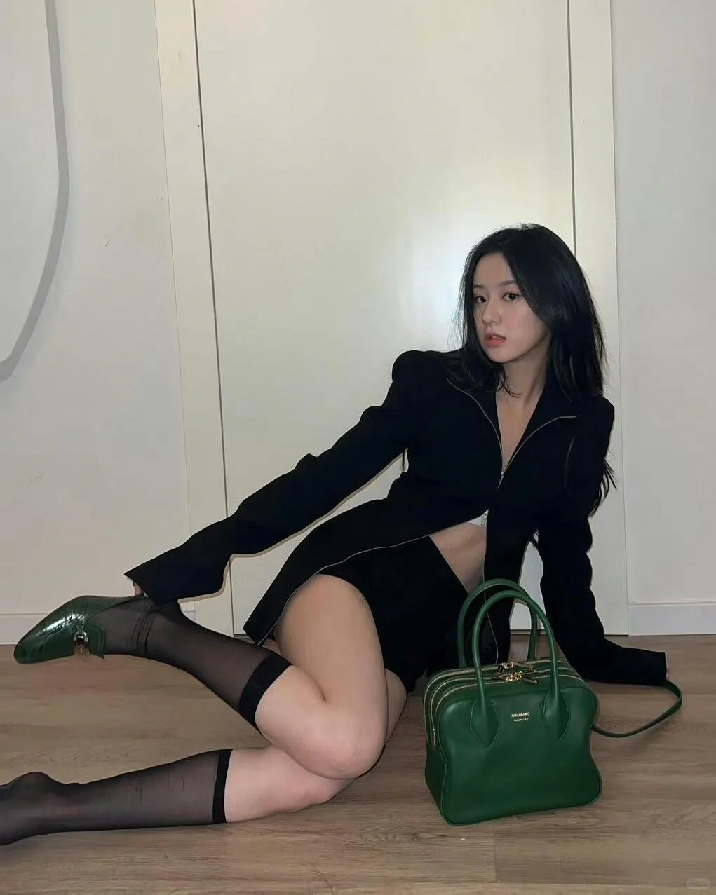 包上恩｜今日份美女 黑丝穿搭