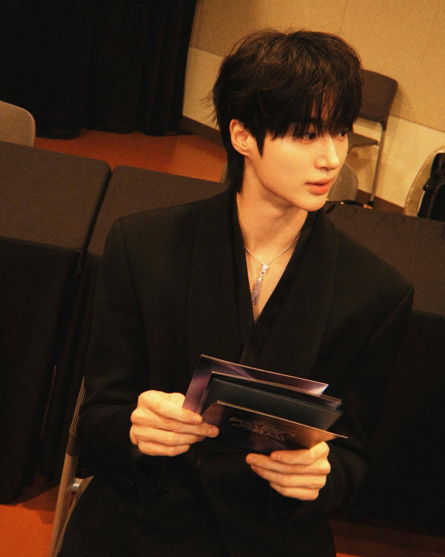 把PANTHÈRE DE CARTIER卡地亚猎豹项链戴得如此性感迷人的边佑锡 