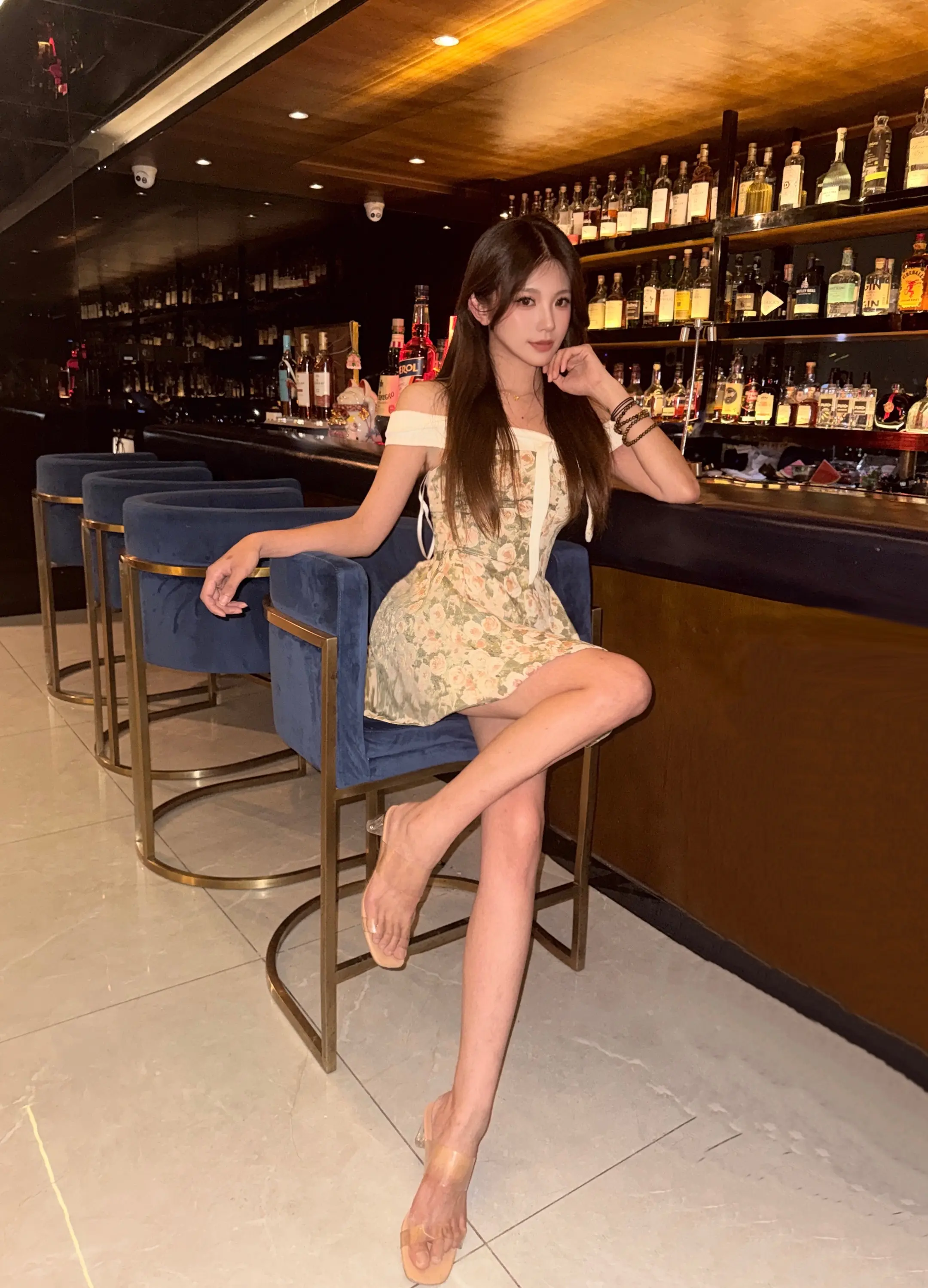 闺蜜跟你喝酒很开心，被你老公打了我也认了。