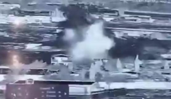 阿富汗塔利班挑动边境冲突的火苗刚烧起来，想收场可就没那么容易了。


开伯尔-普