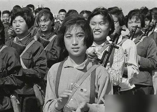 一代人有一代人的悲伤，一代人有一代人的幸福！

1962-1972年出生的人最幸