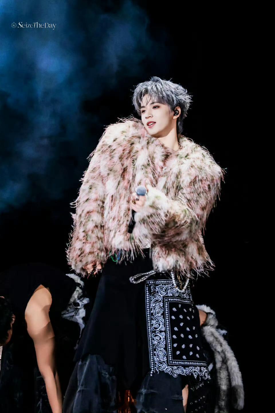 刘耀文神图这块依旧稳定发挥。。📸📸📸📸📸📸