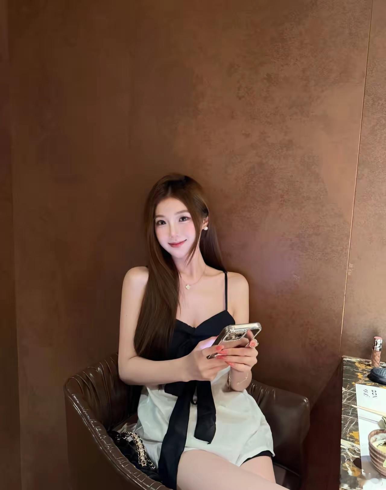 我们花了那么多时间靠近彼此 居然只是为了成为彼此的一个教训吗 