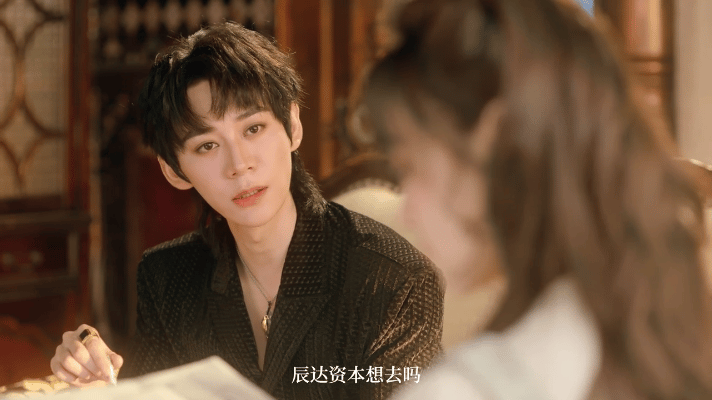 她的盛宴这次何泓姗做东 《她的盛宴》因为何泓姗做东充满了张力！她不再是故事里的背