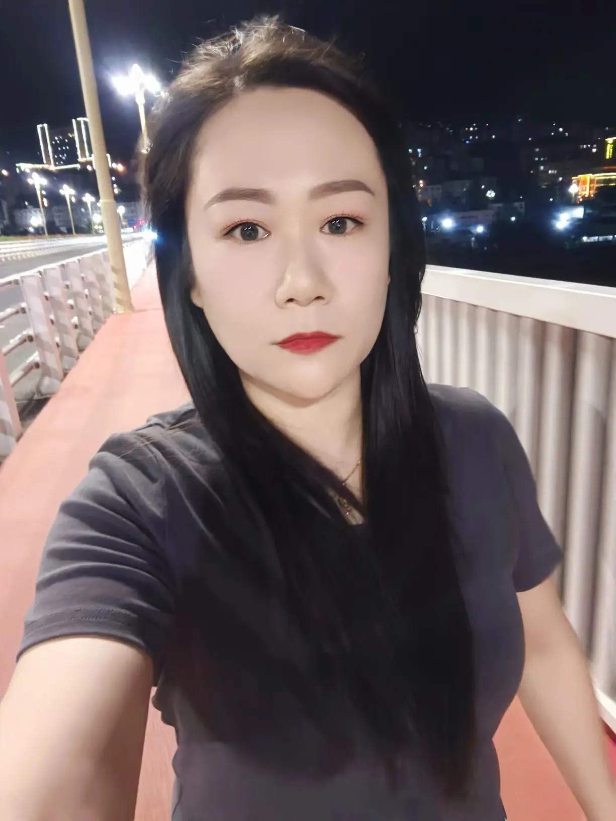 离过婚怎么了，可我并不觉得比谁差谁结婚都不是奔着离婚去的，只不过命运各...
