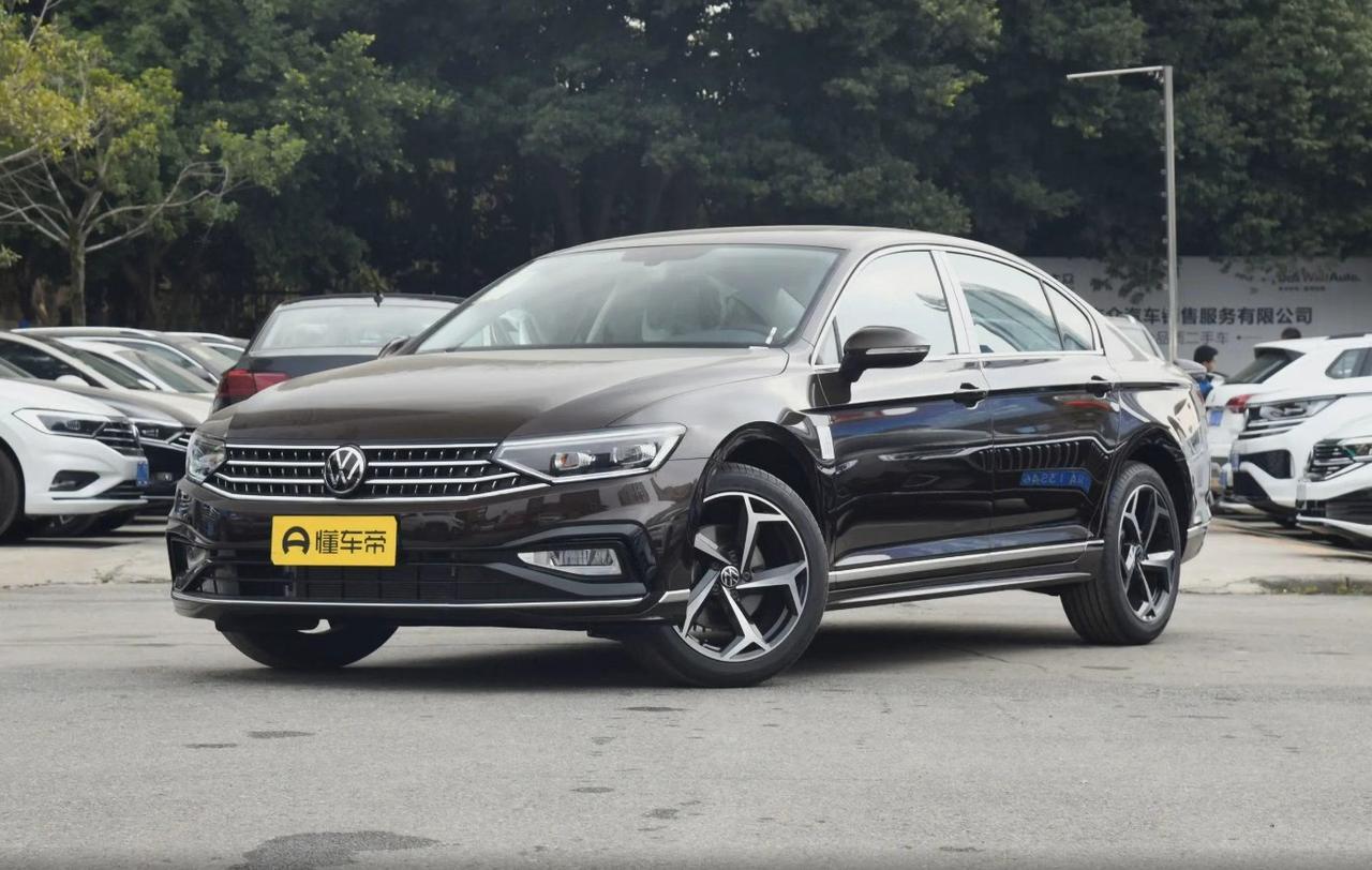 “预算8万，想买个靠谱点的B级车，二手迈腾能冲吗？”说实话，这问题真不简单——迈