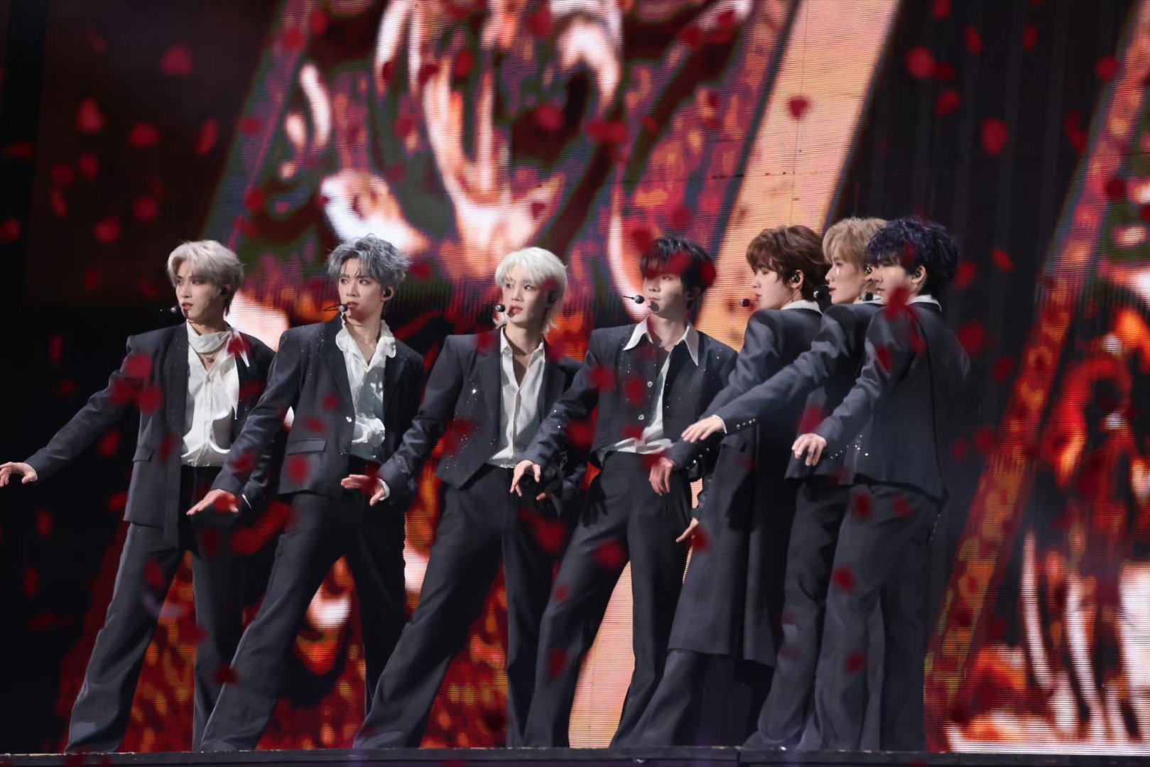 时代少年团 💥时代少年团登顶 💥时代少年团冠军 阵阵风化作思念 吹向远方赠予