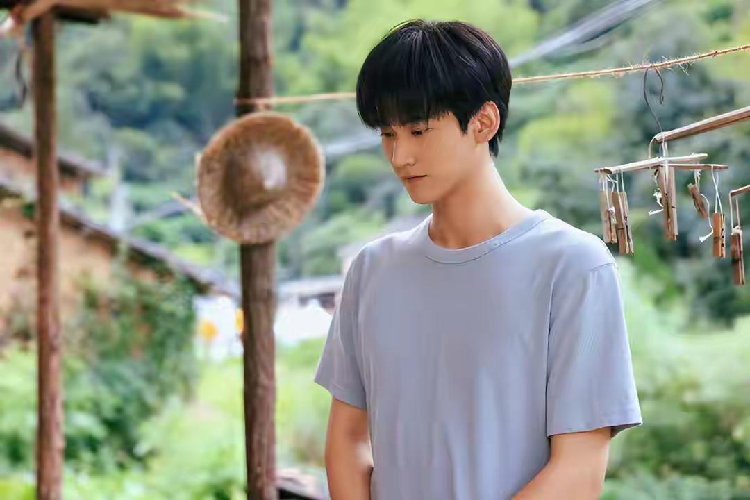 演员周柯宇已成为中国公民主动选择中国国籍，这份对故土的认同特别戳人！期待周柯宇带