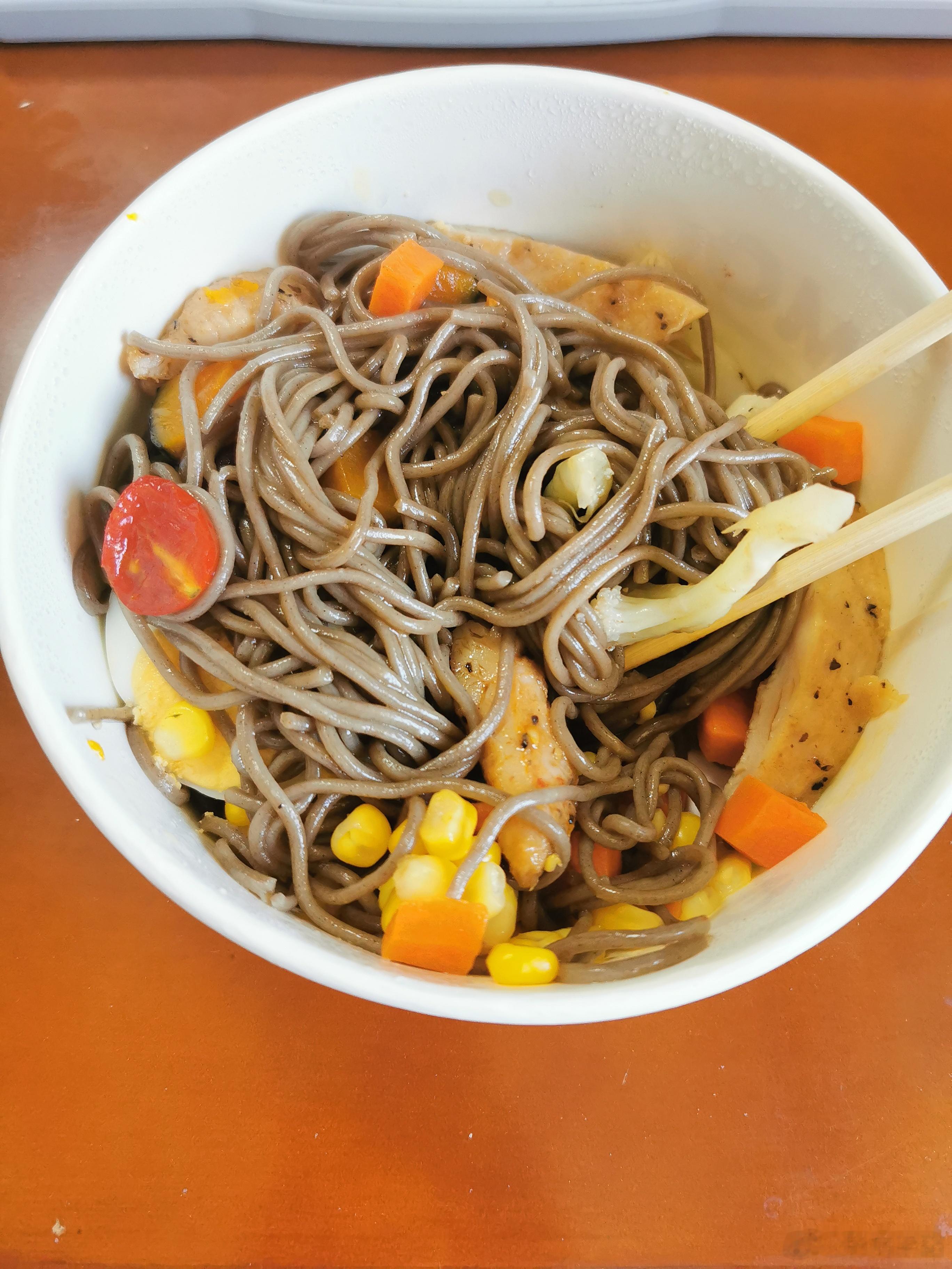 还是要继续吃减脂餐，饮食结构对代谢性疾病影响非常大，现在整个社会，各行各业都很难