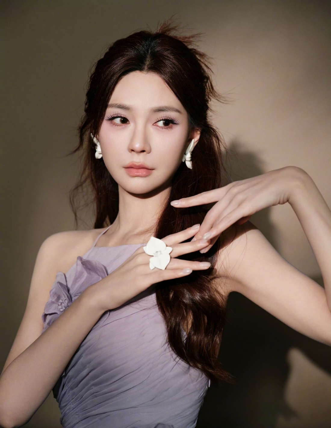 沈梦辰居然奔四了梦辰姐这皮肤状态和活力说二十六岁都不为过！ 