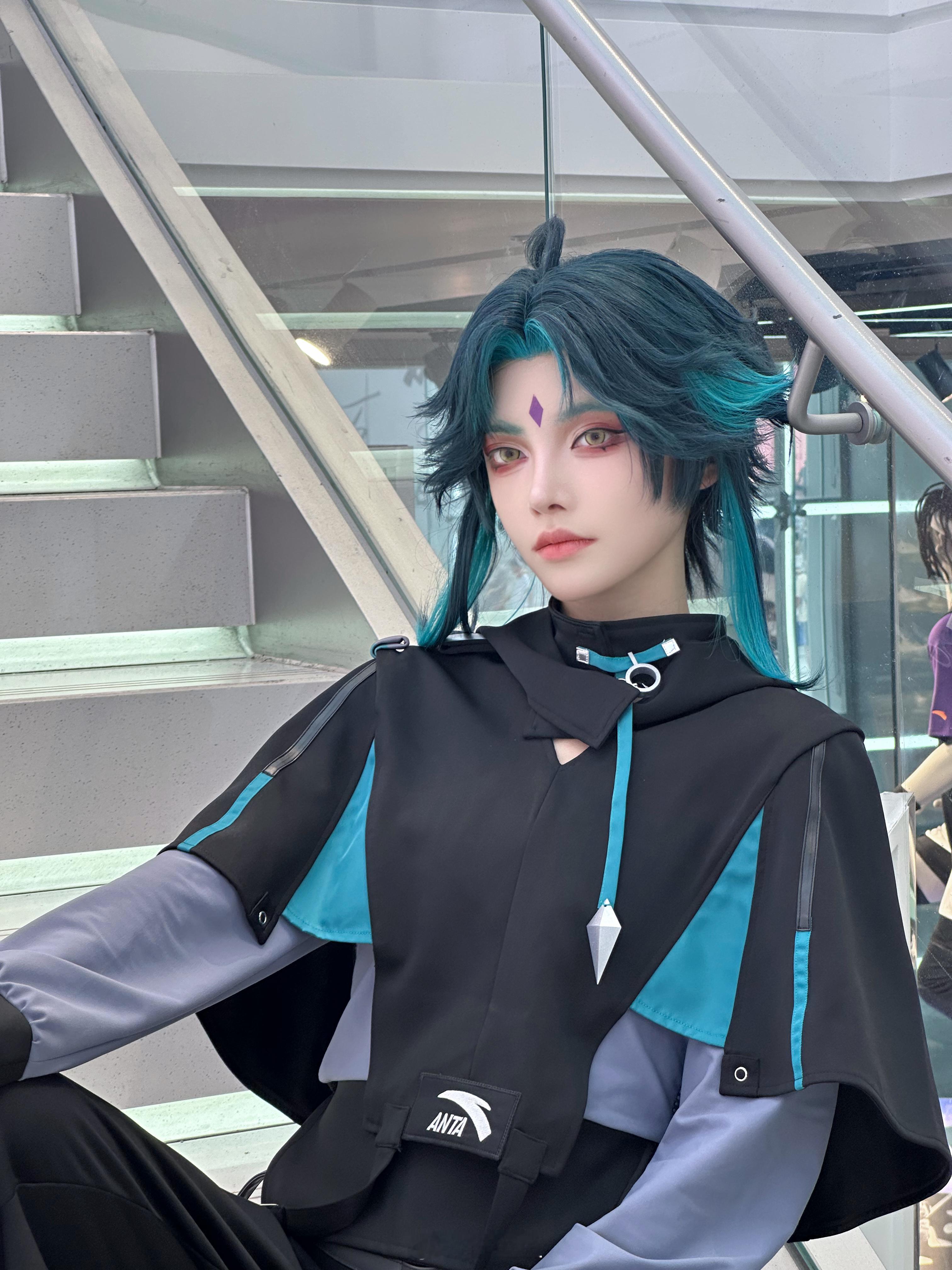 #cosplay[超话]##魈##原神魈# 我们魈也是穿上新鞋子了！第一次出男生