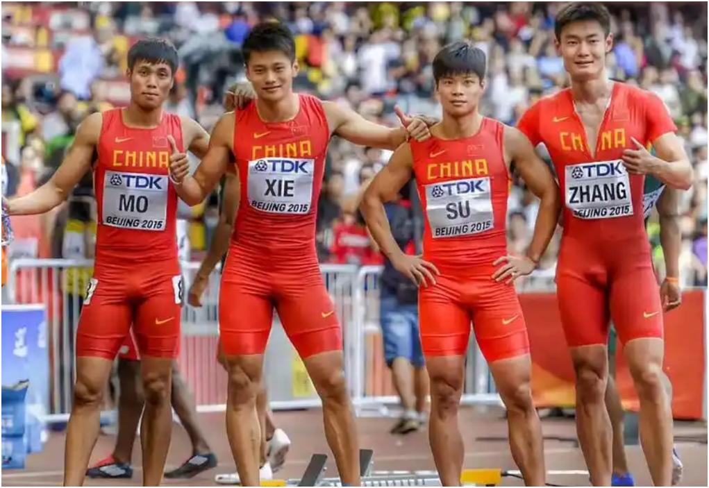 100米短跑，中国跑进10秒10的人员统计。
一、破10秒两人：苏炳添11次，谢