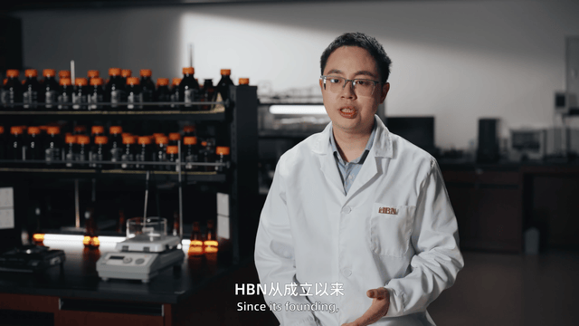 这几年在新疆，每天都风吹日晒，晚上还要经常对着电脑处理各种图文资讯，无痛熬夜到凌