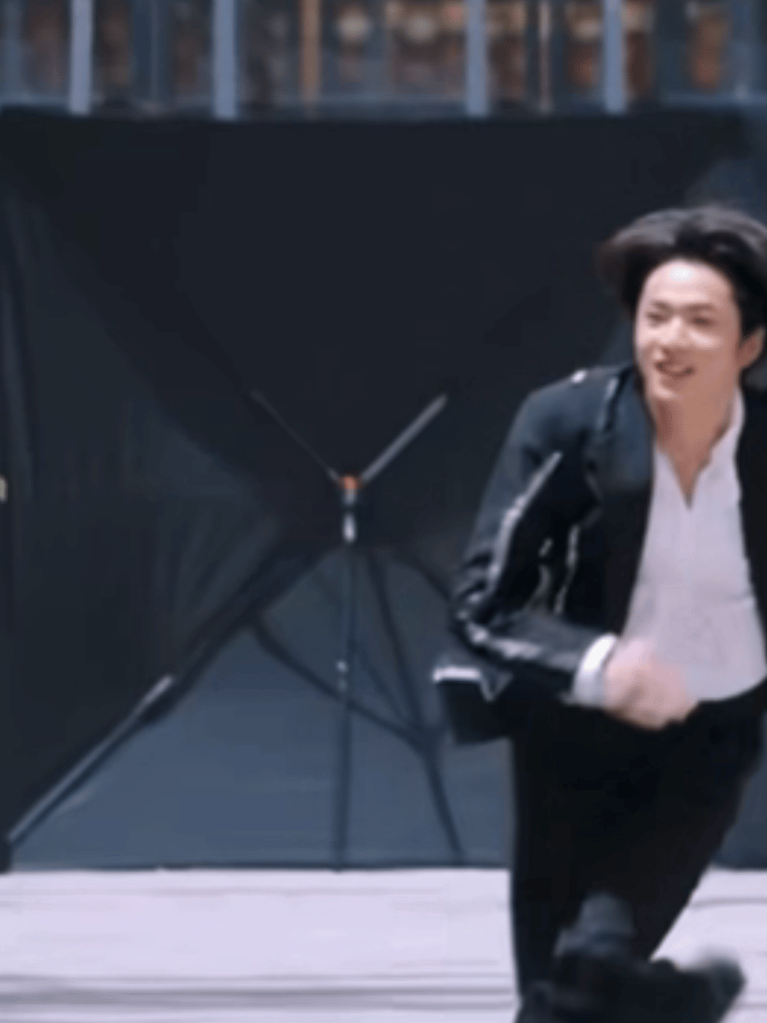 一跑开步小狗本体就暴露了