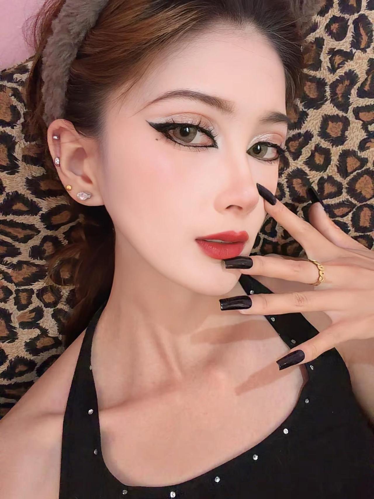 当我画了个好看的妆辣妹美妆 今日御姐妆容
