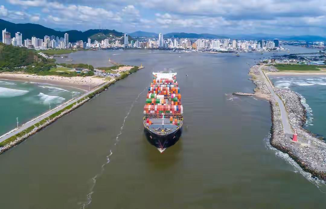 关税高墙难护短 单边博弈终难赢
 
2026年1月1日，墨西哥史上最严关税新政即